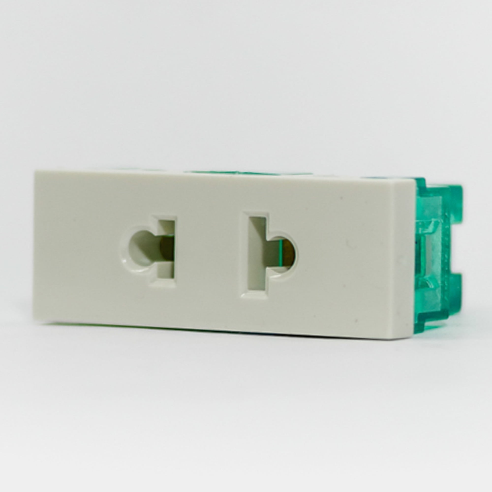 TOMA SIMPLE UNIVERSAL 10A 250V BLANCO (1 MÓDULO)